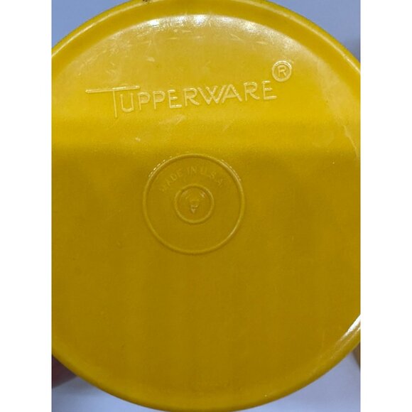 VTG Tupperware Golden Yellow Canisters Lids Retro Kitchen Set of 2 Harvest Maze - Picture 9 of 9